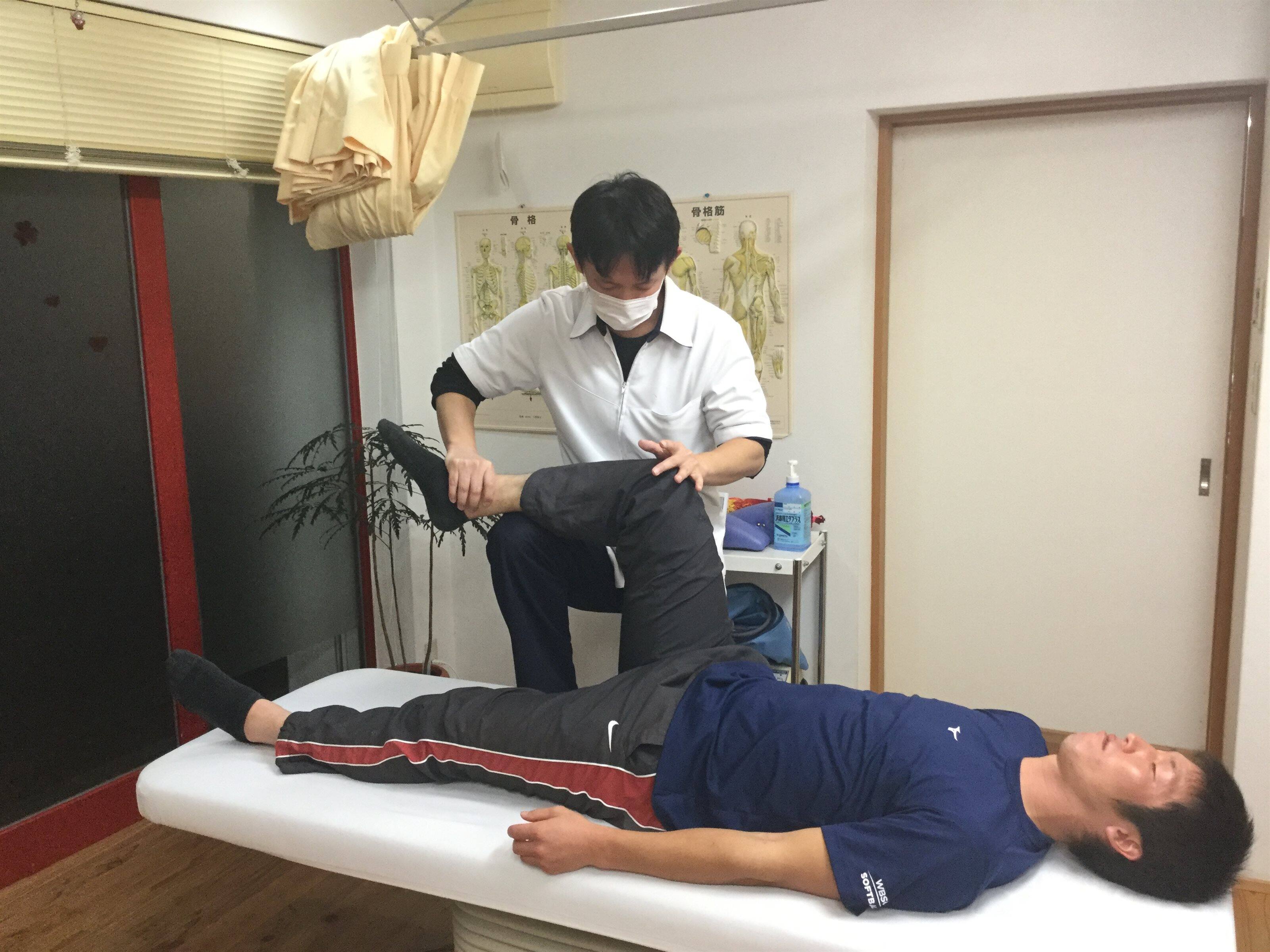 {片岡大洋選手の施術}